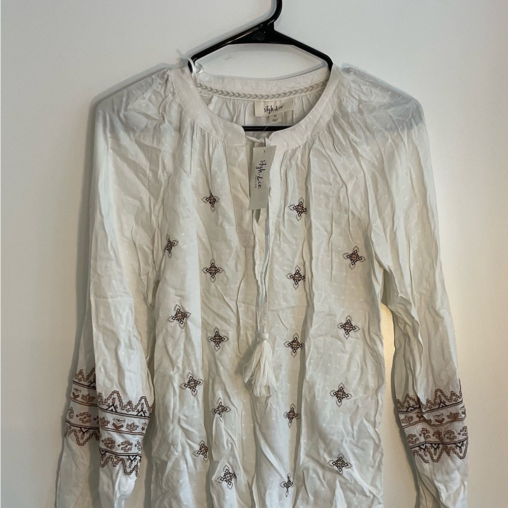 NWT Cotton Top Embroidered Long Sleeve Blouse